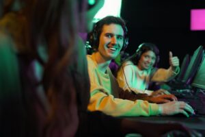 Dos videogames à comunidade: uma vez que os torneios virtuais criam experiências únicas